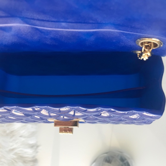 Small " shoulder/crossbody bag- - Picture 9 of 10